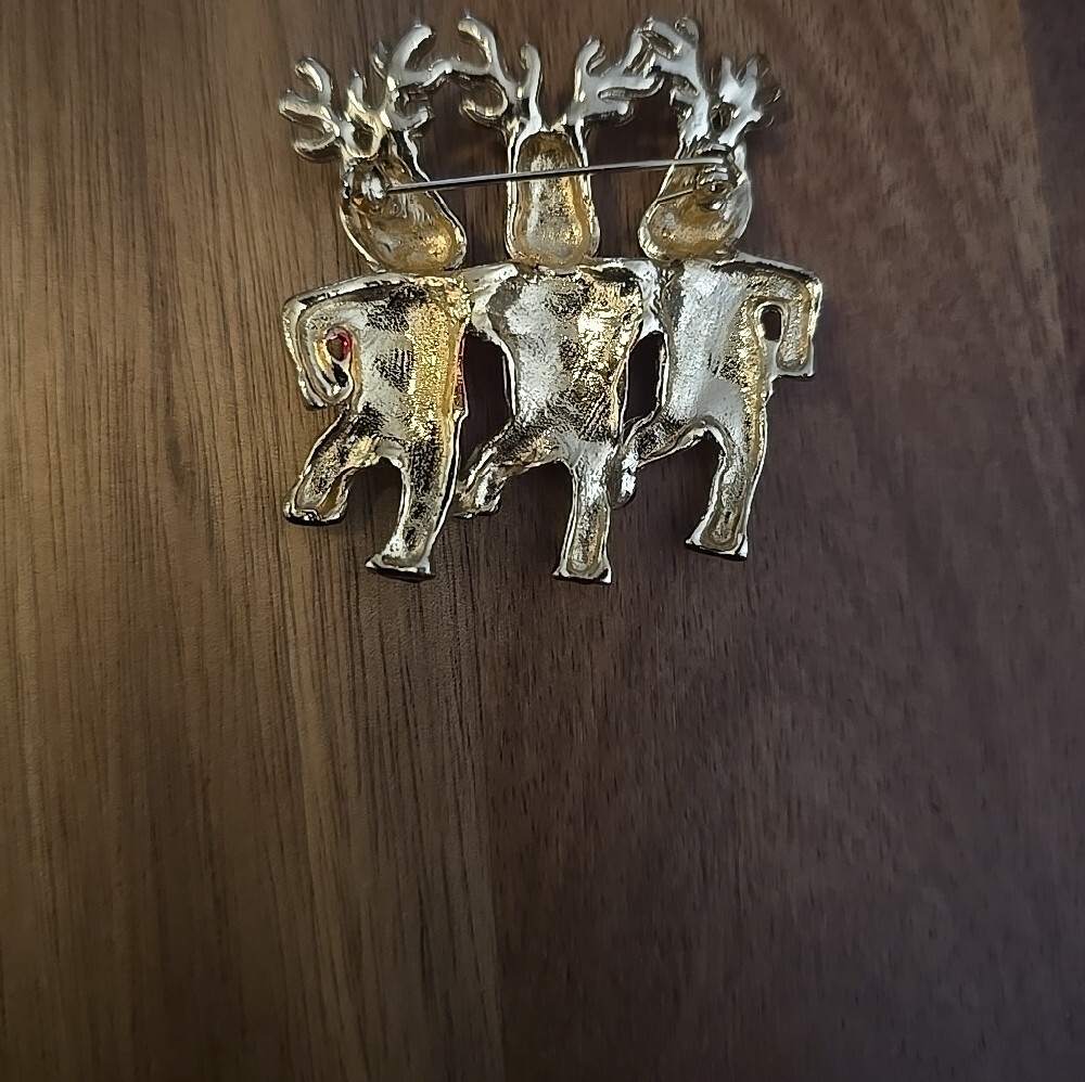 Vintage Reindeer Holiday Pin - Picture 2 of 3